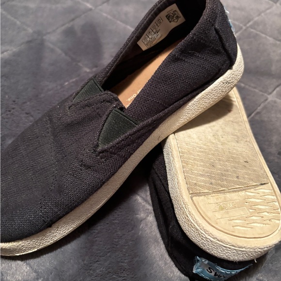 Toms size 1 slip on shoes- gently worn - Picture 2 of 4